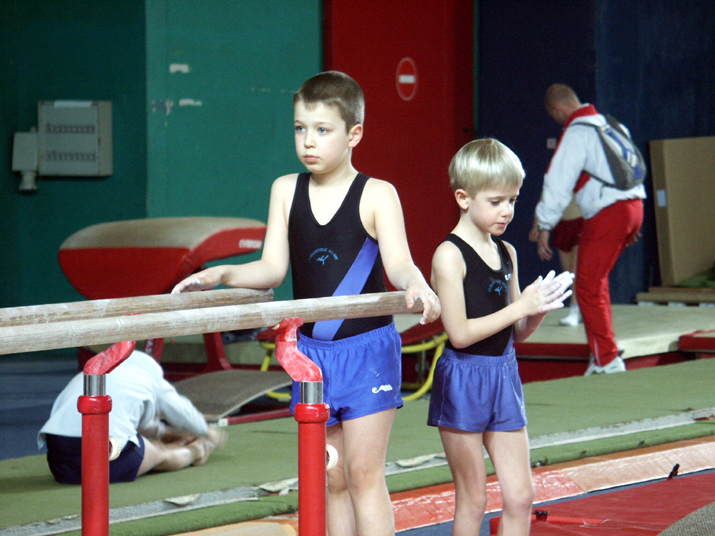 2005-01 gym_cor 008.jpg - DCF 1.0